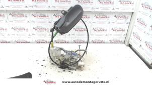 O82492 Gebruikte slotmechaniek portier 2deurs links Citroen C1