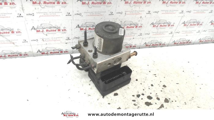 Gebruikte ABS Pomp Mitsubishi Grandis O114845