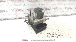 O114845 Gebruikte abs pomp Mitsubishi Grandis