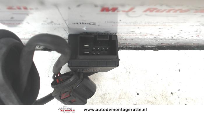 Module brandstof ADM van een Volkswagen Jetta III (1K2) 2.0 16V FSI 2006