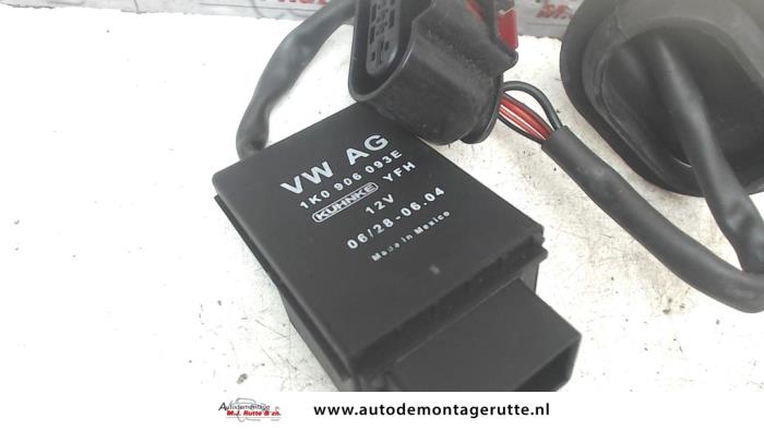 Module brandstof ADM van een Volkswagen Jetta III (1K2) 2.0 16V FSI 2006