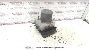 O114765 Gebruikte abs pomp Opel Tigra