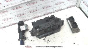 O113713 Gebruikte kontaktslot + computer Fiat Panda