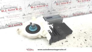 O90022 Gebruikte raammotor portier Volkswagen Jetta