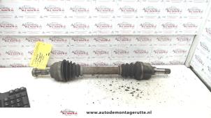 O111259 Gebruikte aandrijfas links-voor Peugeot Partner