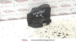 O83869 Gebruikte portierslot mechaniek 4deurs rechts-achter BMW 1-Serie