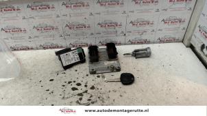 O113679 Gebruikte contactslot + computer Opel Agila