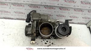 Gebruikte Gasklephuis Jaguar XJ8 (X308) 3.2 V8 32V Executive Prijs op aanvraag aangeboden door Autodemontage M.J. Rutte B.V.