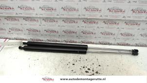 O91339 Gebruikte set gasdempers achterklep Peugeot Partner