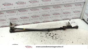 O118322 Gebruikte ruitenwis mechaniek Toyota Corolla