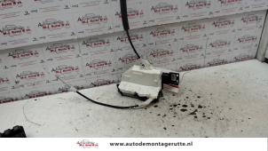 O83748 Gebruikte deurslot mechaniek 4deurs rechts-voor Peugeot Partner