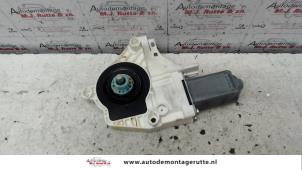 O90167 Gebruikte portierruitmotor Skoda Superb
