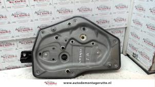 O88929 Gebruikte ruitmechaniek 4deurs links-achter Skoda Superb