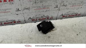 O107623 Gebruikte raam schakelaar elektrisch Skoda Superb
