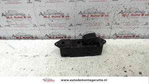 O108064 Gebruikte schakelaar elektrisch raam Mitsubishi Outlander