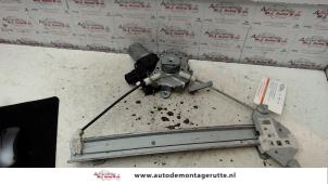 O88996 Gebruikte ruitmechaniek 4deurs links-achter Mitsubishi Outlander