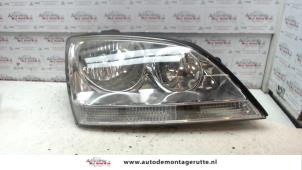 O73981 Gebruikte rechter koplamp Kia Sorento
