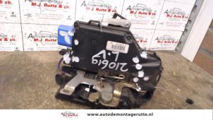 O83225 Gebruikte slotmechaniek portier 4deurs links-voor Seat Altea