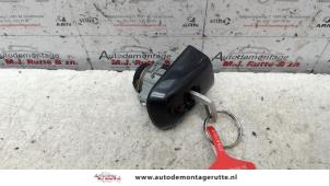 O81718 Gebruikte cilinderslot portier links Volvo V50