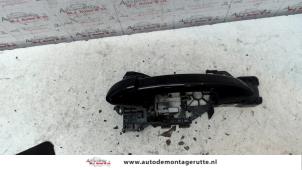 O89347 Gebruikte portiergreep 4deurs links-achter Volkswagen Passat