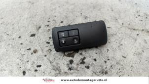O107248 Gebruikte schakelaar elektrisch raam Opel Signum