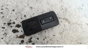 O107247 Gebruikte schakelaar elektrisch raam Opel Signum