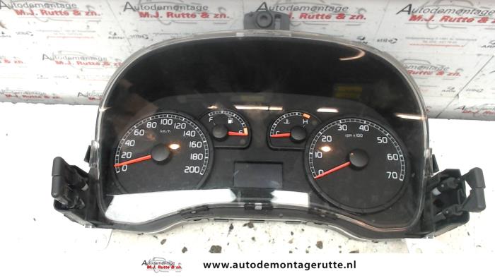 Gebruikte Tellerklok Fiat Punto O99338