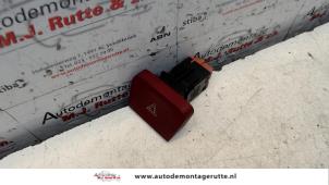 O104431 Gebruikte alarmlicht schakelaar Citroen C4