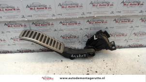 O110344 Gebruikte gaspedaal Volkswagen Touareg