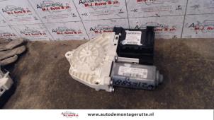 O90007 Gebruikte raammotor portier Volkswagen Golf