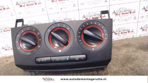 O100334 Gebruikte chaufage bedieningspaneel Mazda 3.