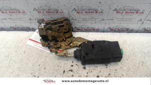 O83462 Gebruikte slotmechaniek portier 4deurs links-achter Volvo S40/V40