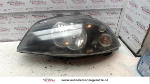 O73064 Gebruikte linker koplamp Seat Cordoba