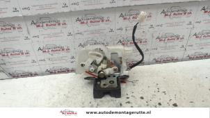 O91712 Gebruikte achterklep slotmechaniek Mazda 6.