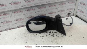 O85256 Gebruikte spiegel buiten links Peugeot 1007