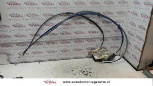 O82505 Gebruikte portierslot mechaniek 2deurs links Peugeot 1007