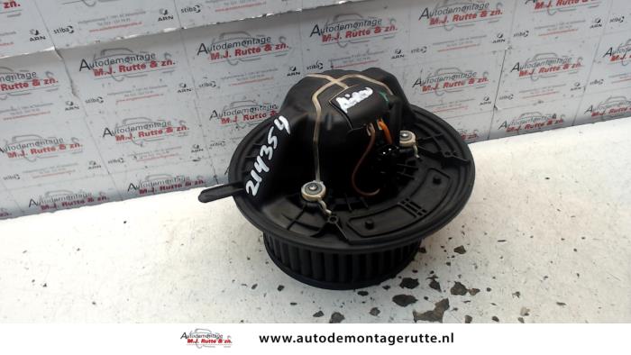 Gebruikte Kachel Ventilatiemotor Mercedes B-Klasse O129636