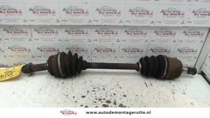 O111126 Gebruikte steekas links-voor Hyundai Excel