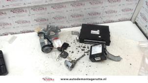 O113907 Gebruikte contactslot + computer Daihatsu Sirion