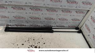 O91329 Gebruikte gasdemperset achterklep Opel Meriva