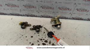 O82305 Gebruikte slotenset cilinder (compleet) Toyota Yaris