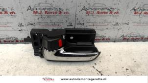 O89513 Gebruikte deurgreep 4deurs links-achter Suzuki Swift