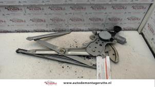 O79525 Gebruikte ruitmechaniek 4deurs rechts-voor Suzuki Swift