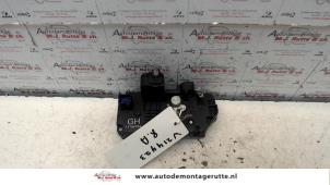 O83913 Gebruikte deurslot mechaniek 4deurs rechts-achter Opel Meriva