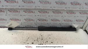 O91327 Gebruikte gasdemperset achterklep Opel Meriva