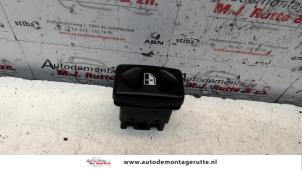 O107612 Gebruikte ruit schakelaar elektrisch MG TF