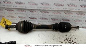 O111203 Gebruikte steekas links-voor Citroen Berlingo