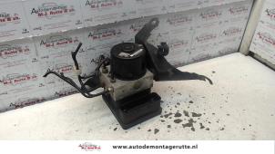 O114751 Gebruikte abs pomp Ford Fiesta