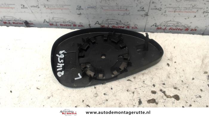 Spiegelglas links van een Citroën C4 Berline (LC) 1.6 HDi 16V 110 2005