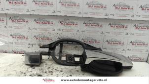 O89427 Gebruikte portiergreep 4deurs links-achter Landrover Range Rover